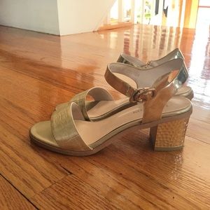 Gold heels size 6 Women’s (230 mm)